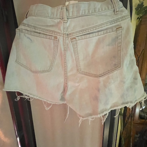 Eddie Bauer Size 8 Regular Faded Shorts with natural stretch & a raw hemline. - Picture 2 of 11